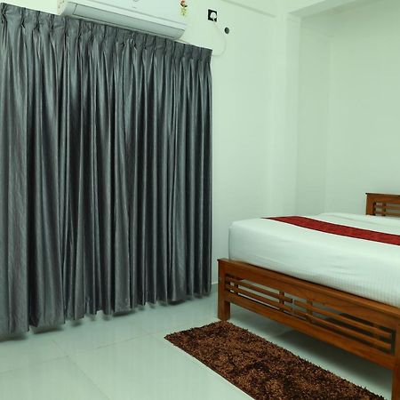 Achoos Residency Hotel Tiruvalla Ngoại thất bức ảnh