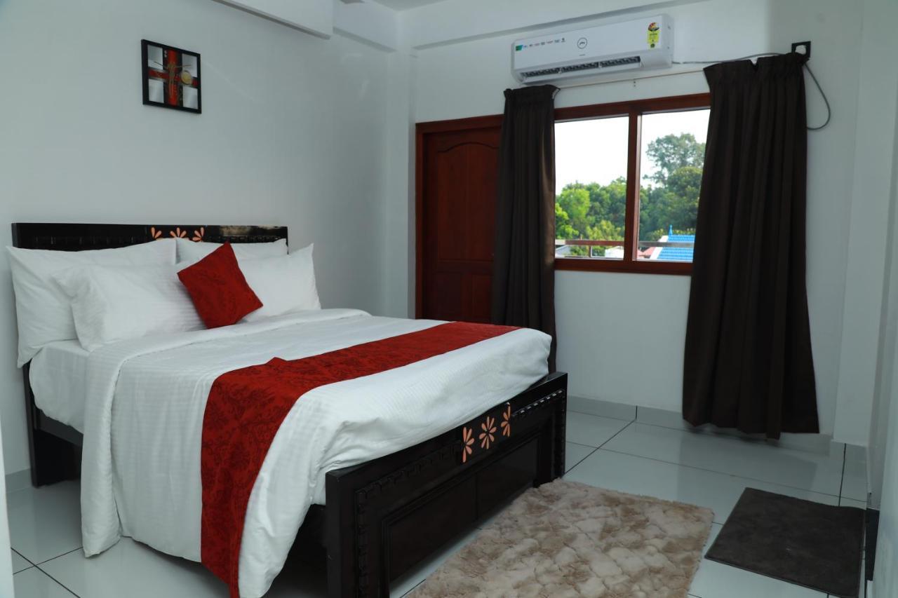 Achoos Residency Hotel Tiruvalla Ngoại thất bức ảnh