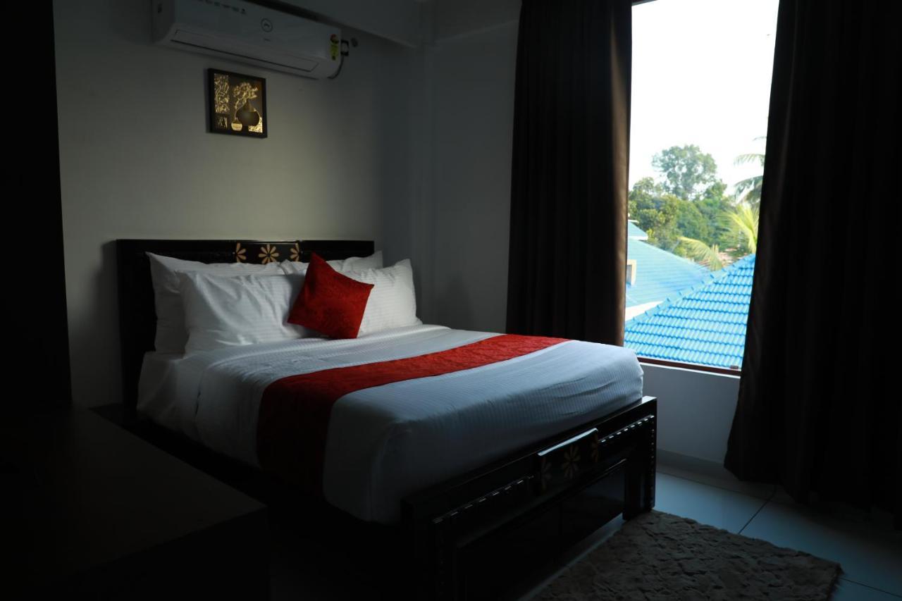 Achoos Residency Hotel Tiruvalla Ngoại thất bức ảnh